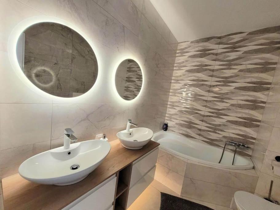 Apartment Sophie 3 Rooms, 2 Bathrooms, 8 Persons كراكوفيا المظهر الخارجي الصورة